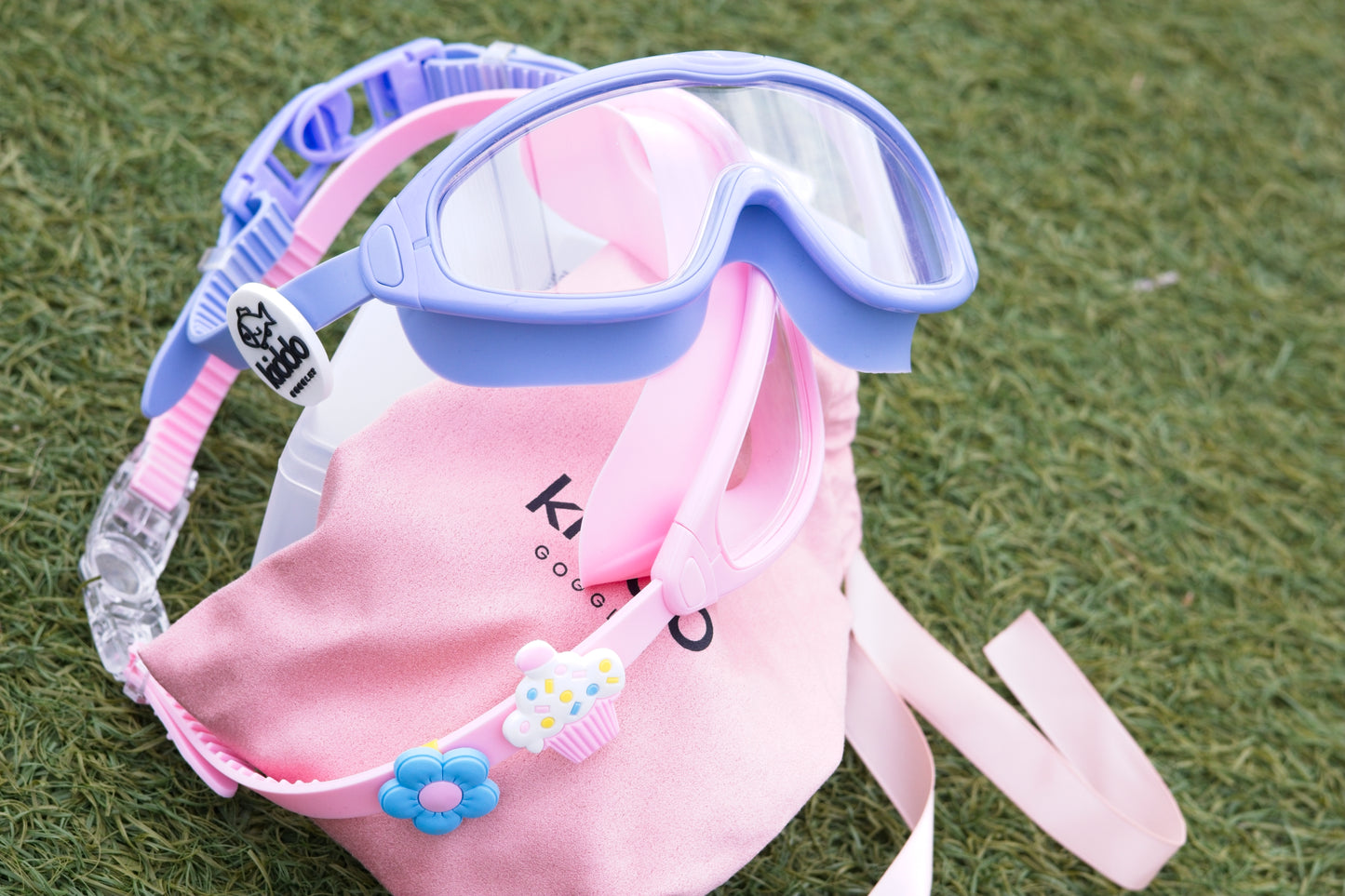 Goggle Togglez- Blue Daisy